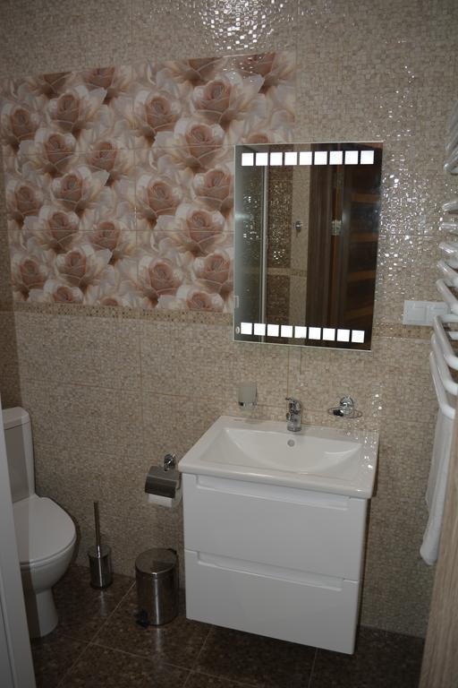 Apartment Vid Na Krepost คาเมียเนตส์-โปดิลสกี ภายนอก รูปภาพ