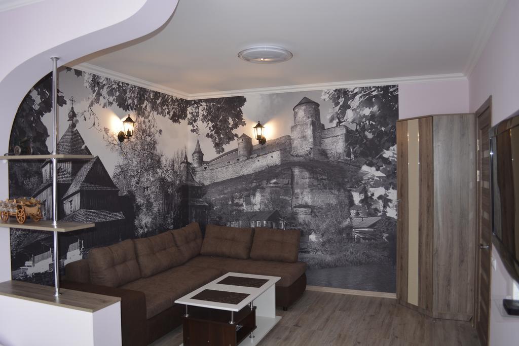 Apartment Vid Na Krepost คาเมียเนตส์-โปดิลสกี ภายนอก รูปภาพ