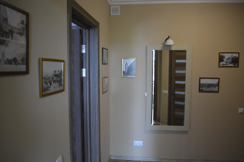Apartment Vid Na Krepost คาเมียเนตส์-โปดิลสกี ภายนอก รูปภาพ