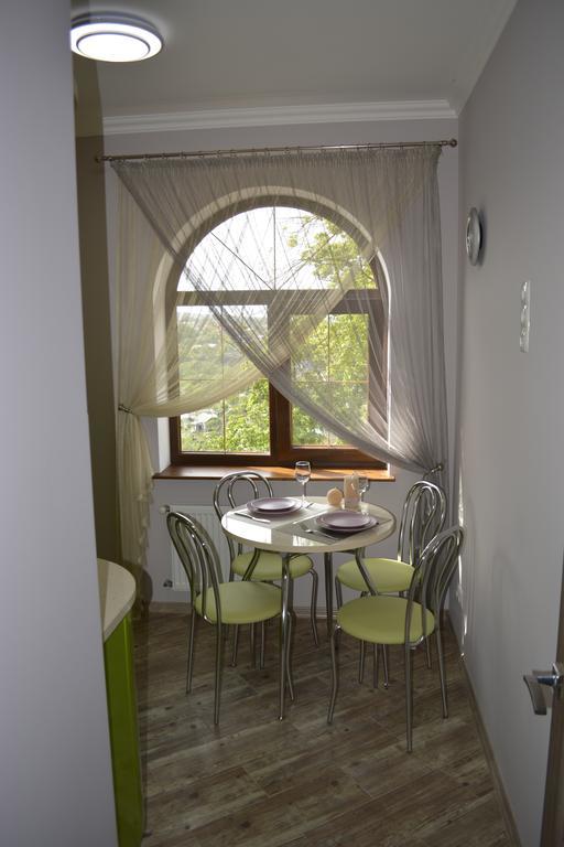 Apartment Vid Na Krepost คาเมียเนตส์-โปดิลสกี ภายนอก รูปภาพ