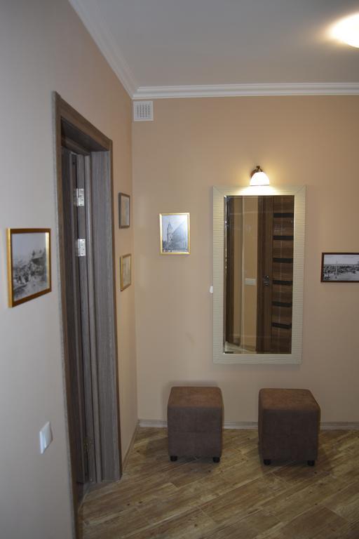 Apartment Vid Na Krepost คาเมียเนตส์-โปดิลสกี ภายนอก รูปภาพ